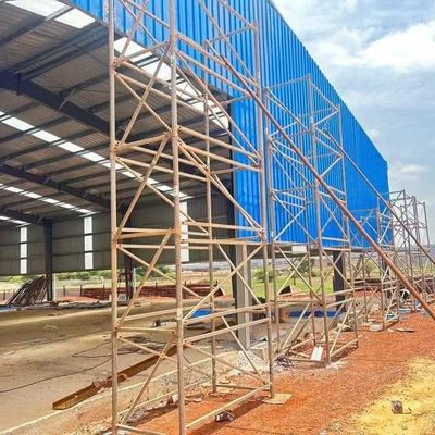 Izolowana, prefabrykowana hala stalowa z malowaną lub ocynkowaną ramą ze stali H