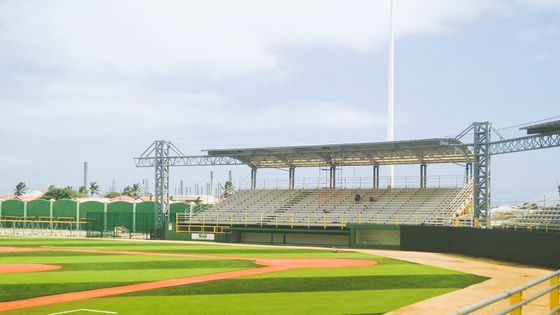 Galwanizowana konstrukcja stalowa Stadion prefabrykowany Kolorowy do ćwiczeń
