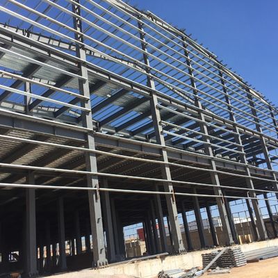 Magazyn ze stalową konstrukcją na zamówienie dla fabryk - Darmowy projekt